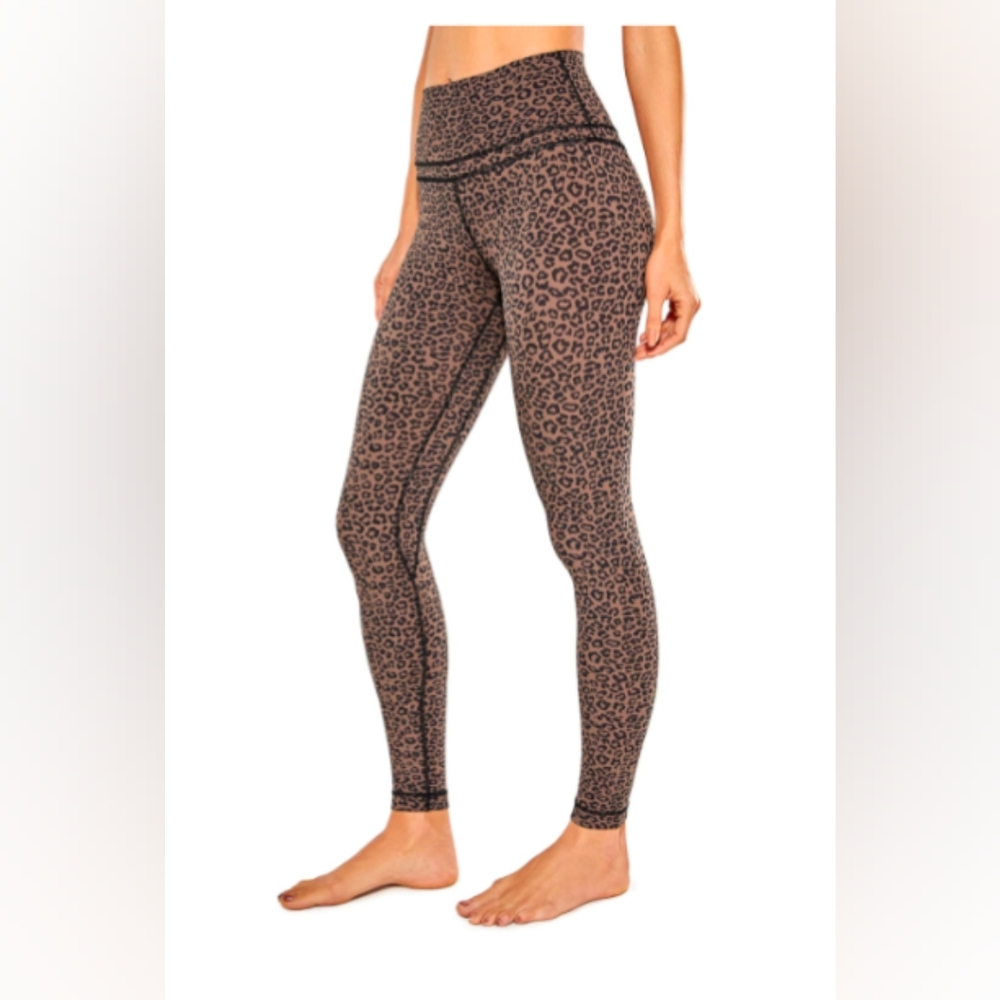 Leopard print leggings